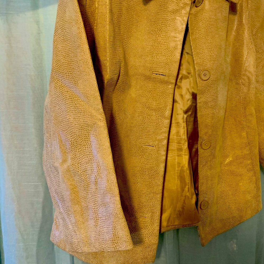 Leather jacket - Picture 4 of 6